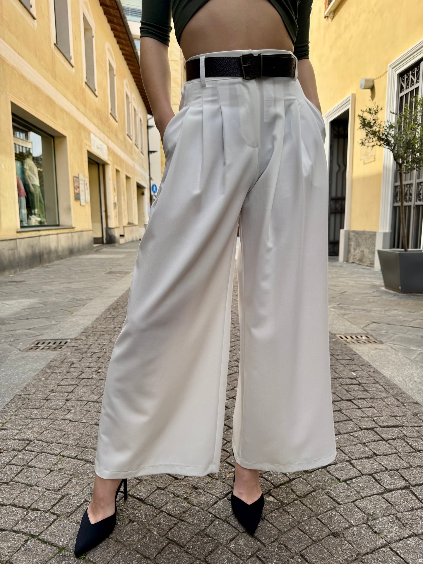 PANTALONE CON PIEGHE SUSY MIX PANNA T1724G107