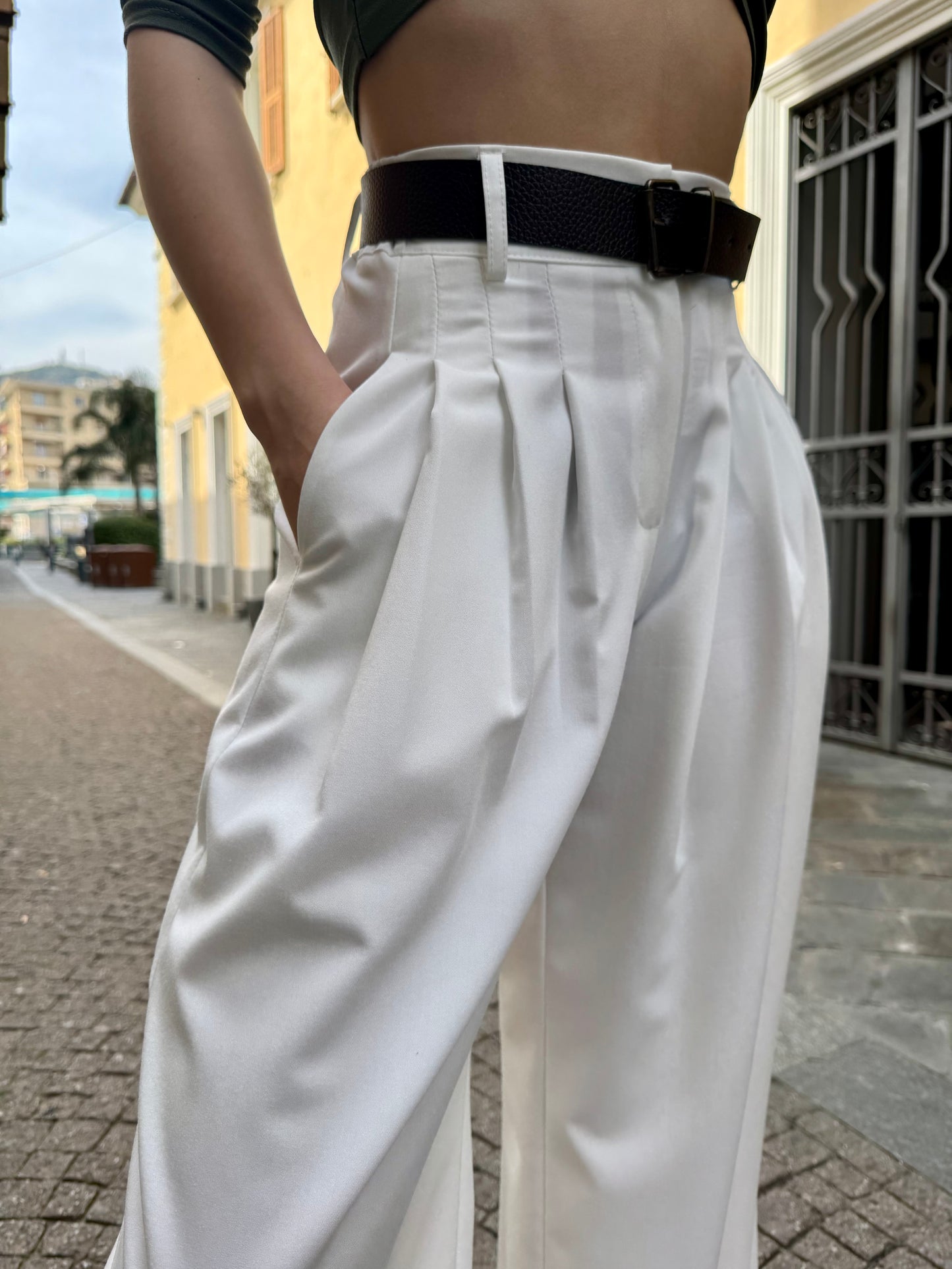 PANTALONE CON PIEGHE SUSY MIX PANNA T1724G107