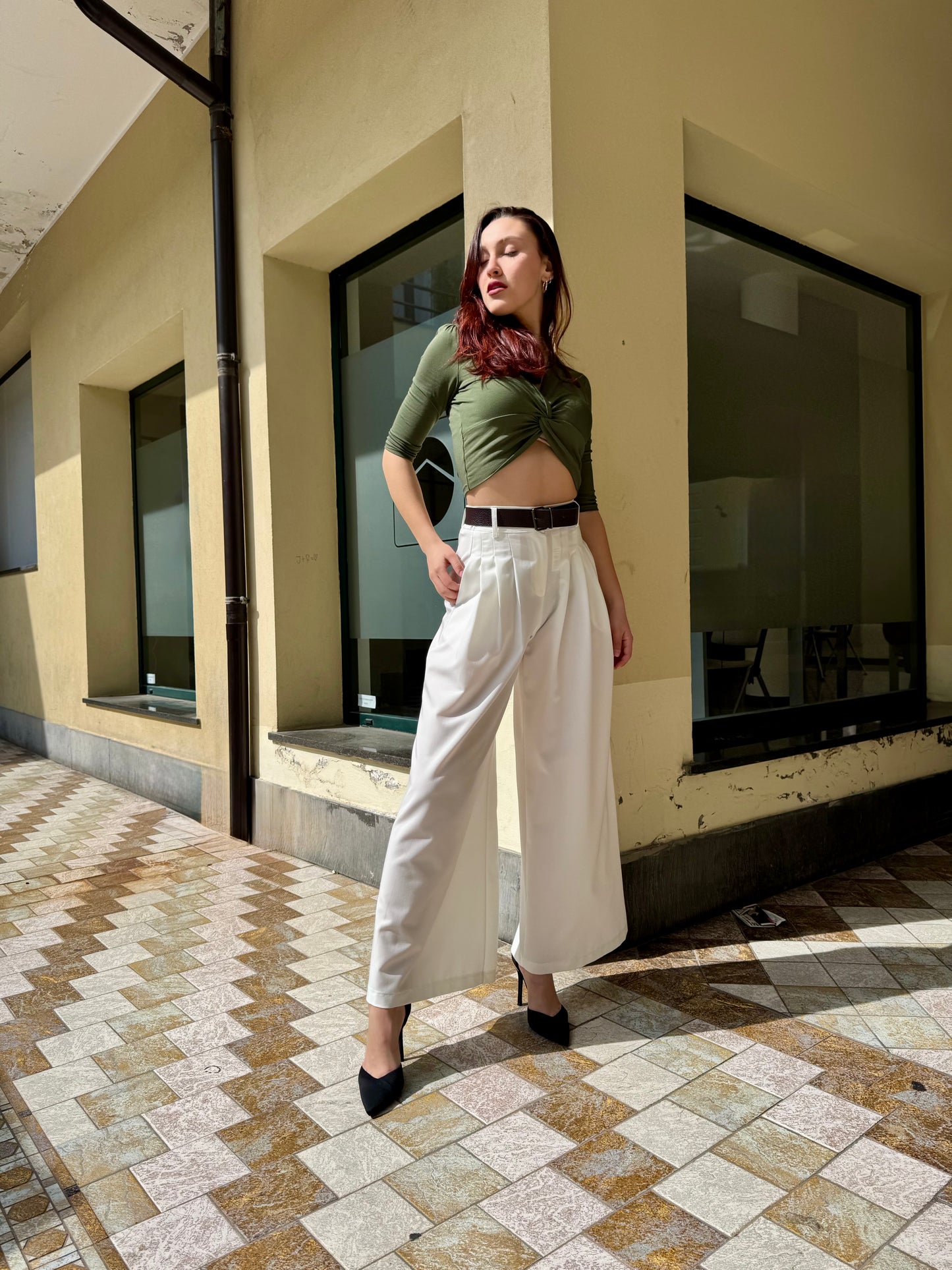 PANTALONE CON PIEGHE SUSY MIX PANNA T1724G107