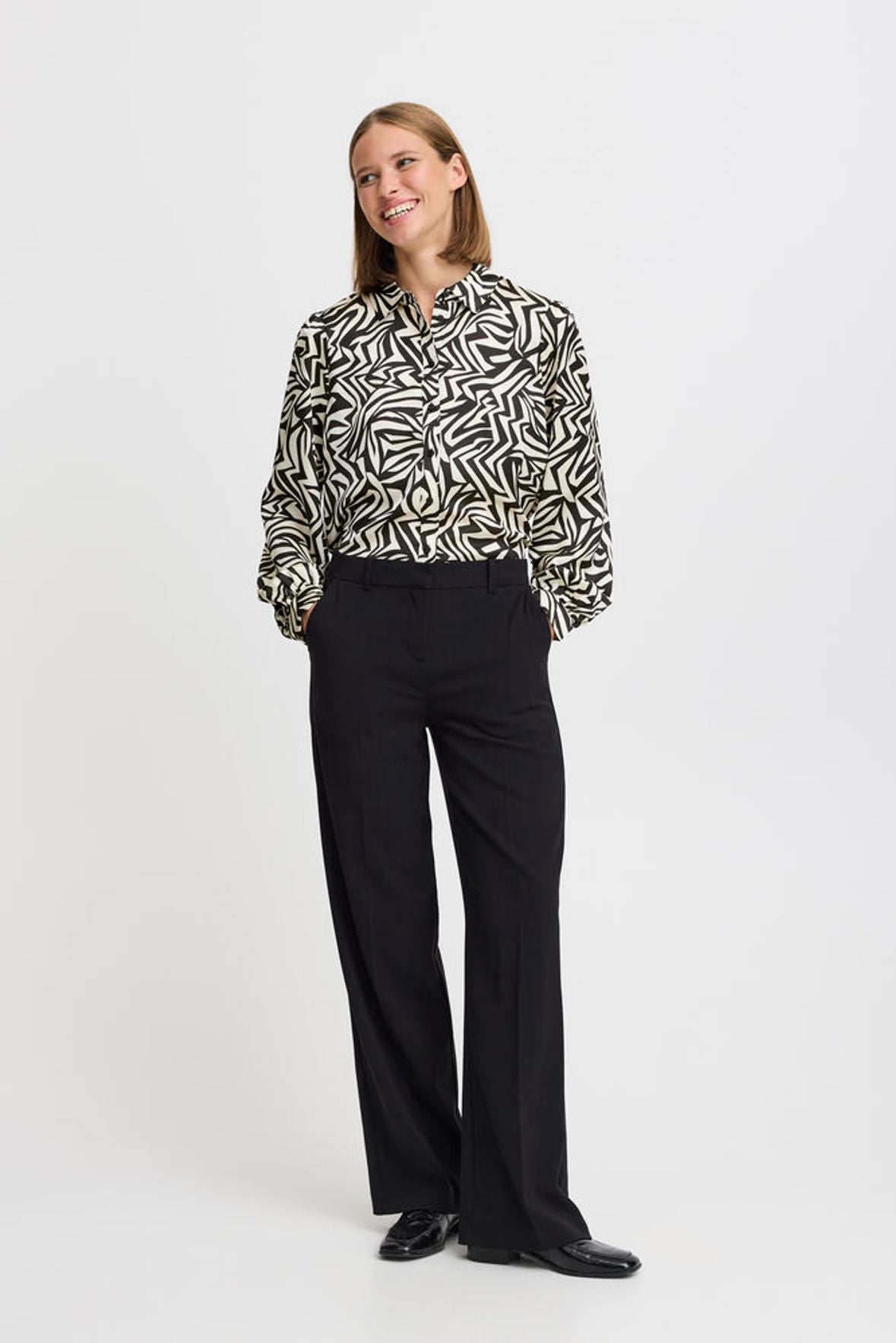 B.YOUNG Camicia fantasia geometrica bianco e nero B.YOUNG