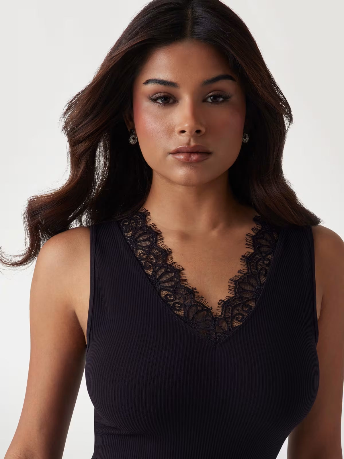 TOP GUESS NERO CON PIZZO W5GZ09
