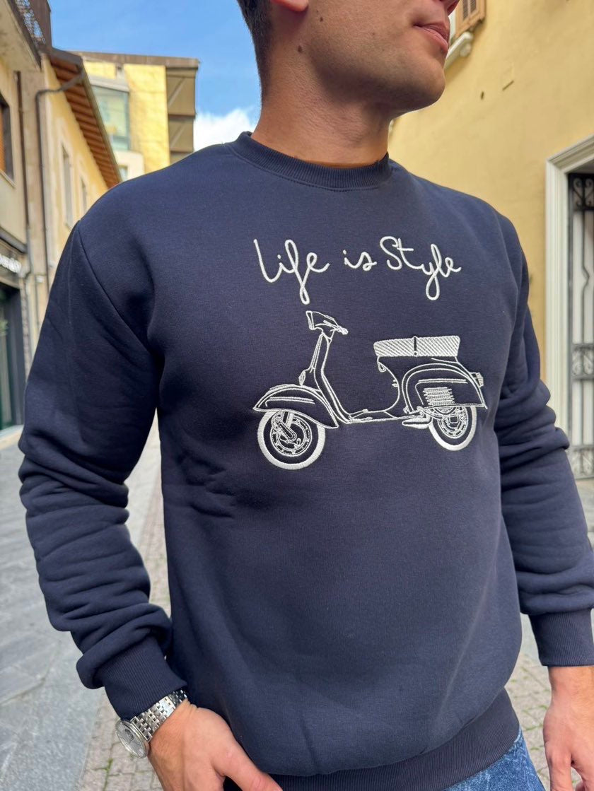 OVER-D Felpa girocollo felpata con stampa vespa blu