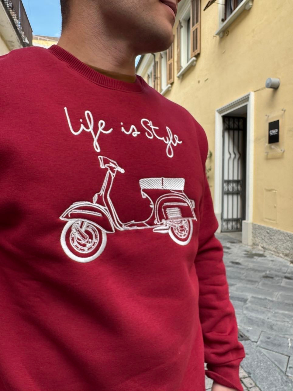 OVER-D Felpa girocollo felpata con stampa vespa rubino