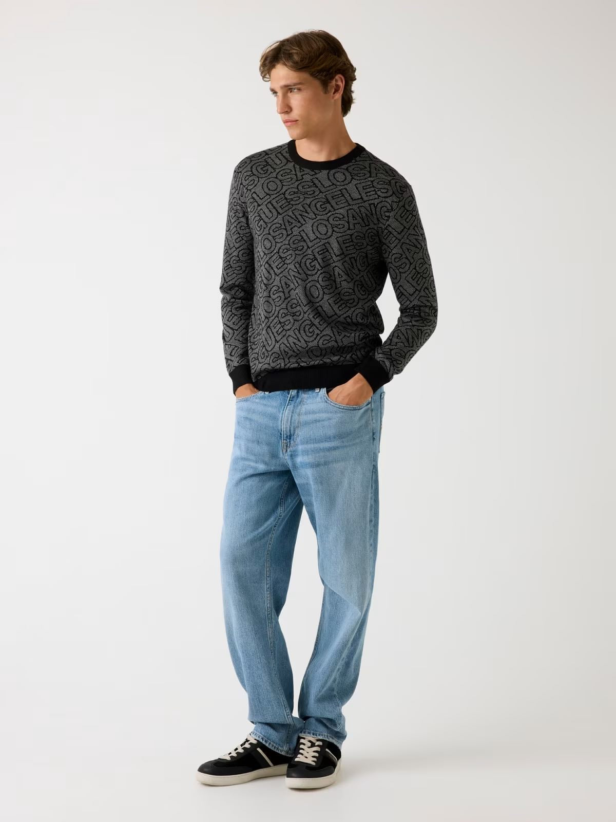 GUESS Maglione girocollo con logo nero e grigio GUESS
