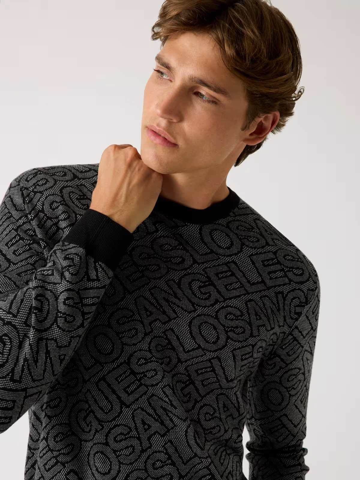 GUESS Maglione girocollo con logo nero e grigio GUESS