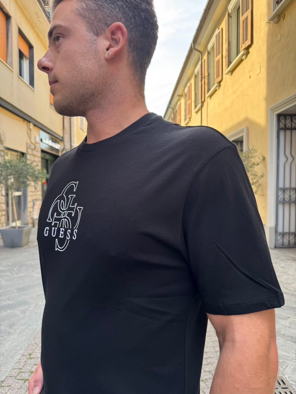 GUESS T-shirt basica con logo quattro G nera GUESS