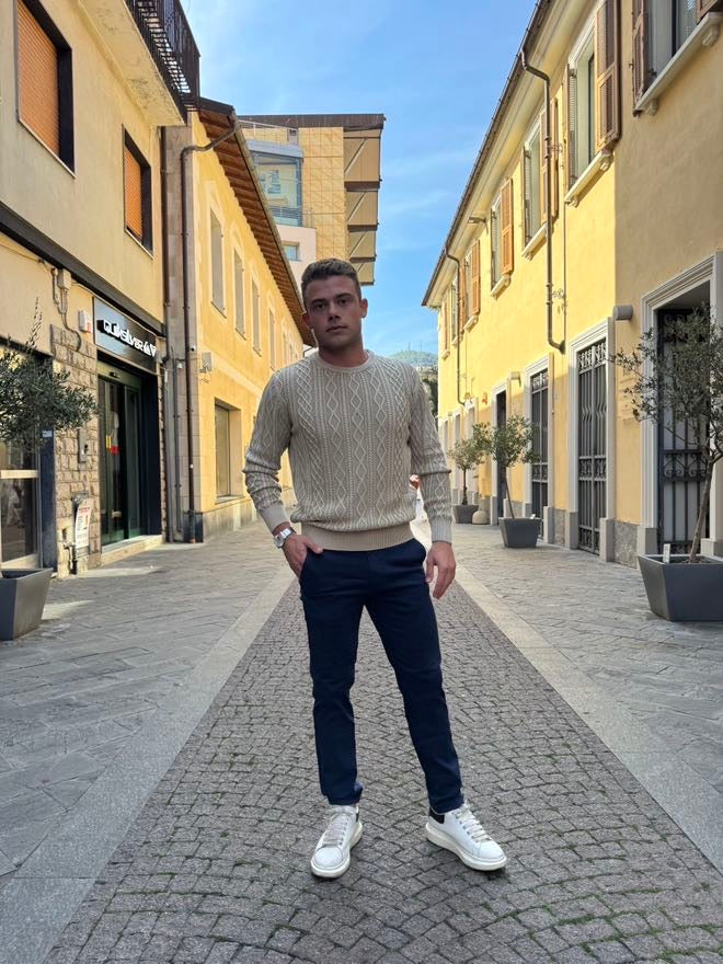 GUESS Maglione girocollo a trecce beige GUESS