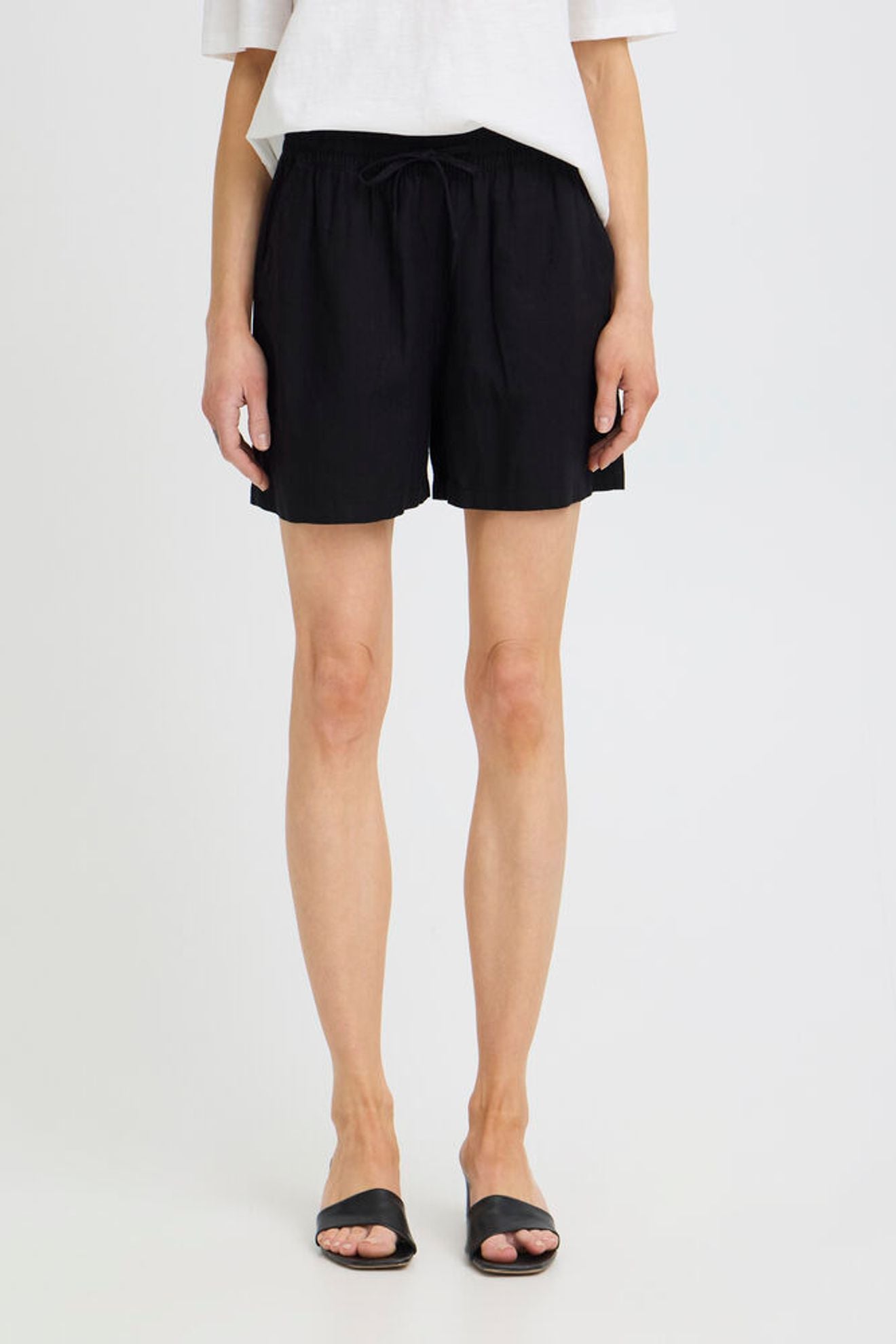 B.YOUNG Pantaloncino in mistolino con Coulisse nero B.YOUNG