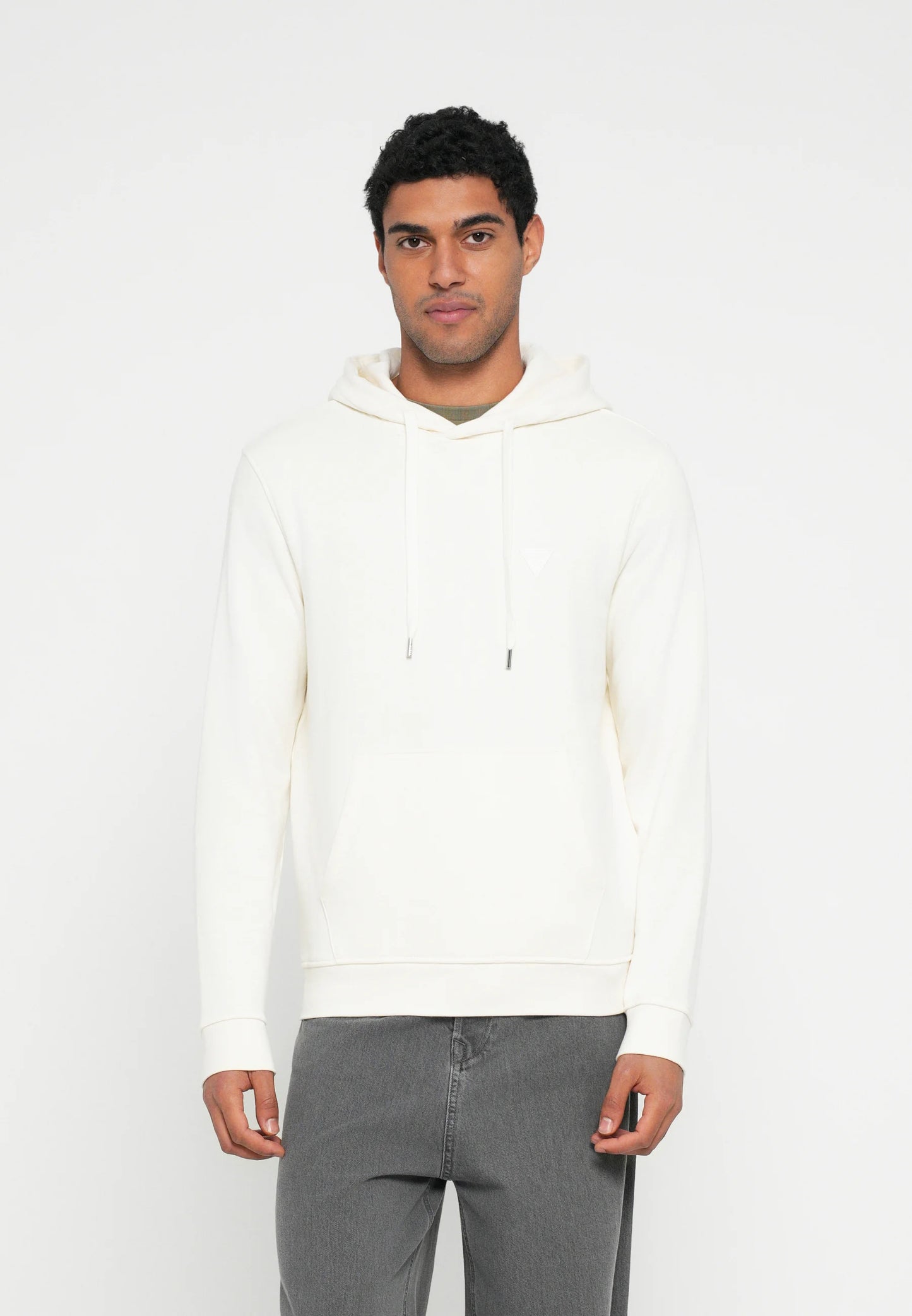 GUESS Felpa cappuccio panna con logo piccolo GUESS