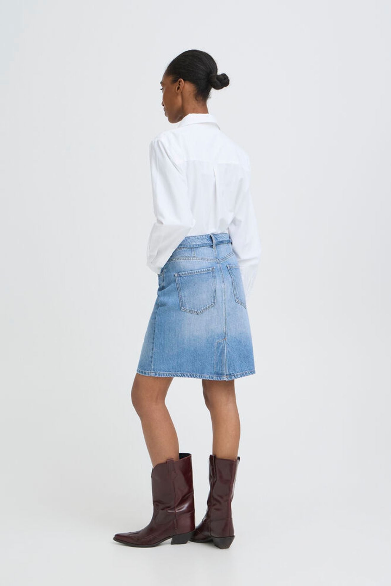B.YOUNG Gonna in denim con cintura B.YOUNG
