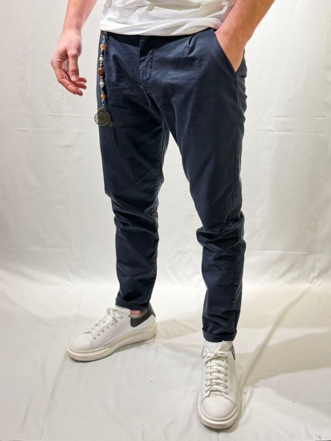 OVER-D Pantalone blu con pince tapered fit OVER-D