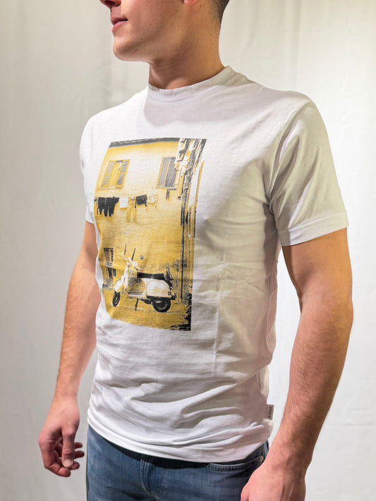 OVER-D T-shirt bianca con stampa vespa OVER-D