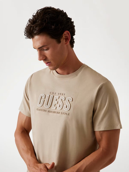 GUESS T-shirt beige con logo centrale GUESS