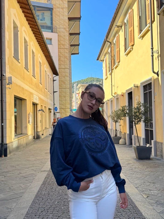 GUESS Felpa girocollo con logo in rilievo blu GUESS