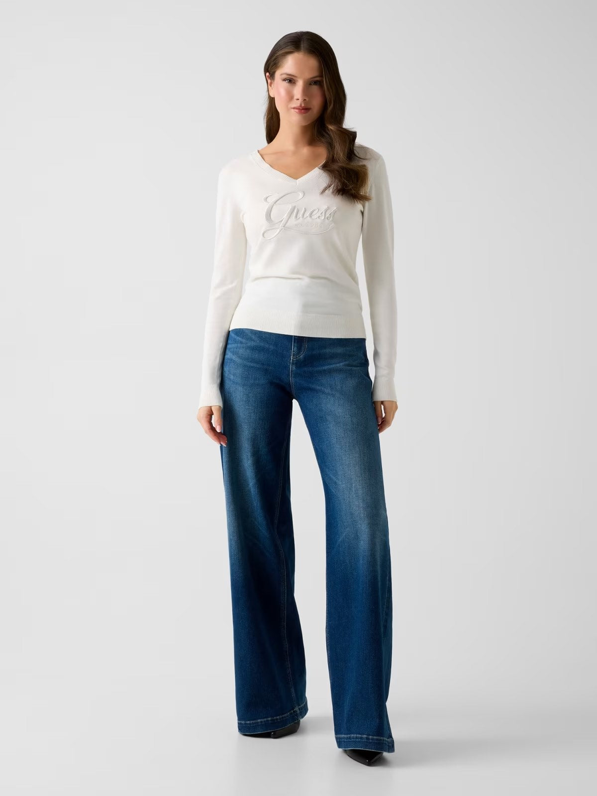 GUESS Maglione scollo a V con strass logo bianco