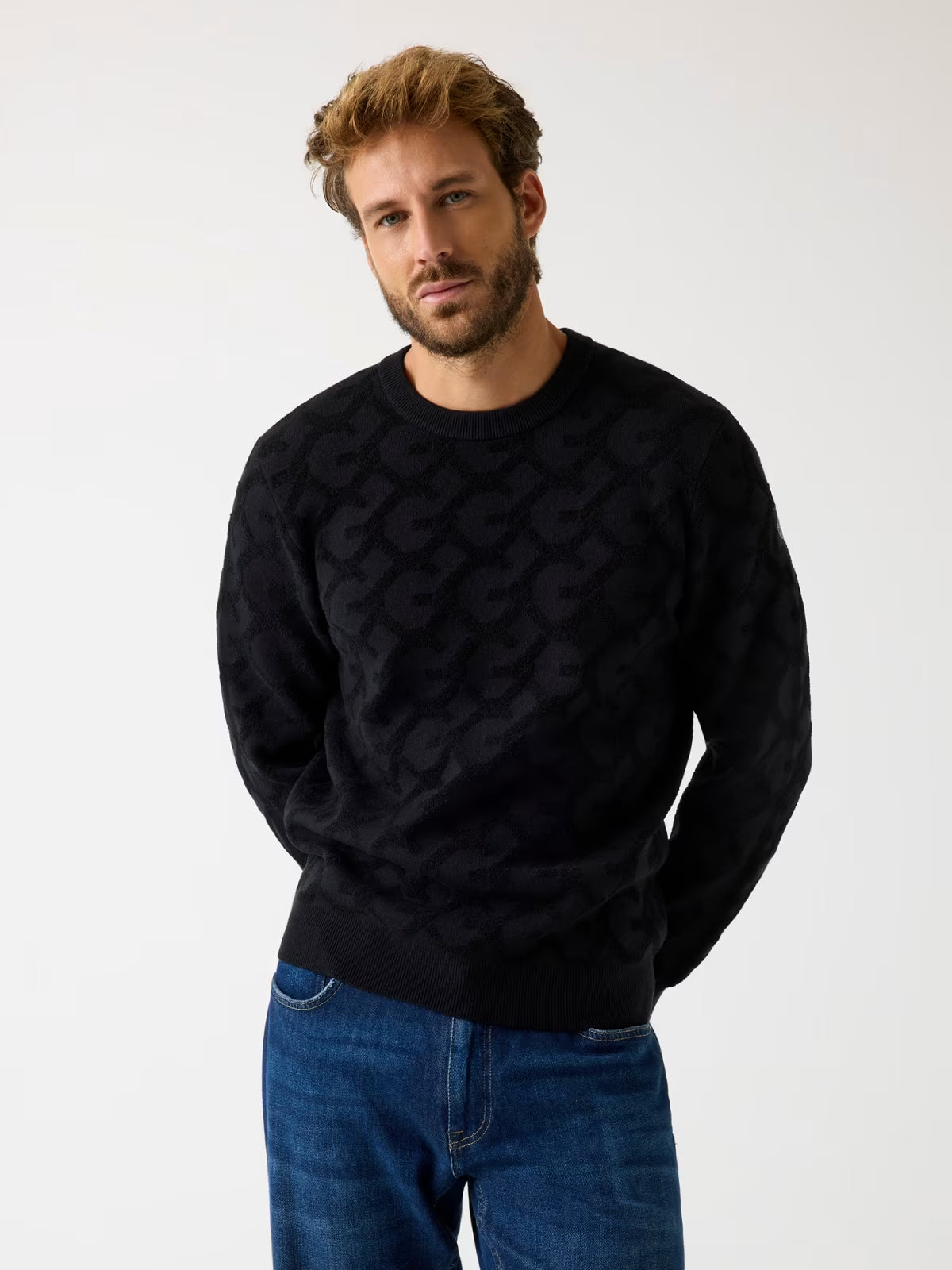 GUESS Maglione girocollo nero con logo 4g GUESS