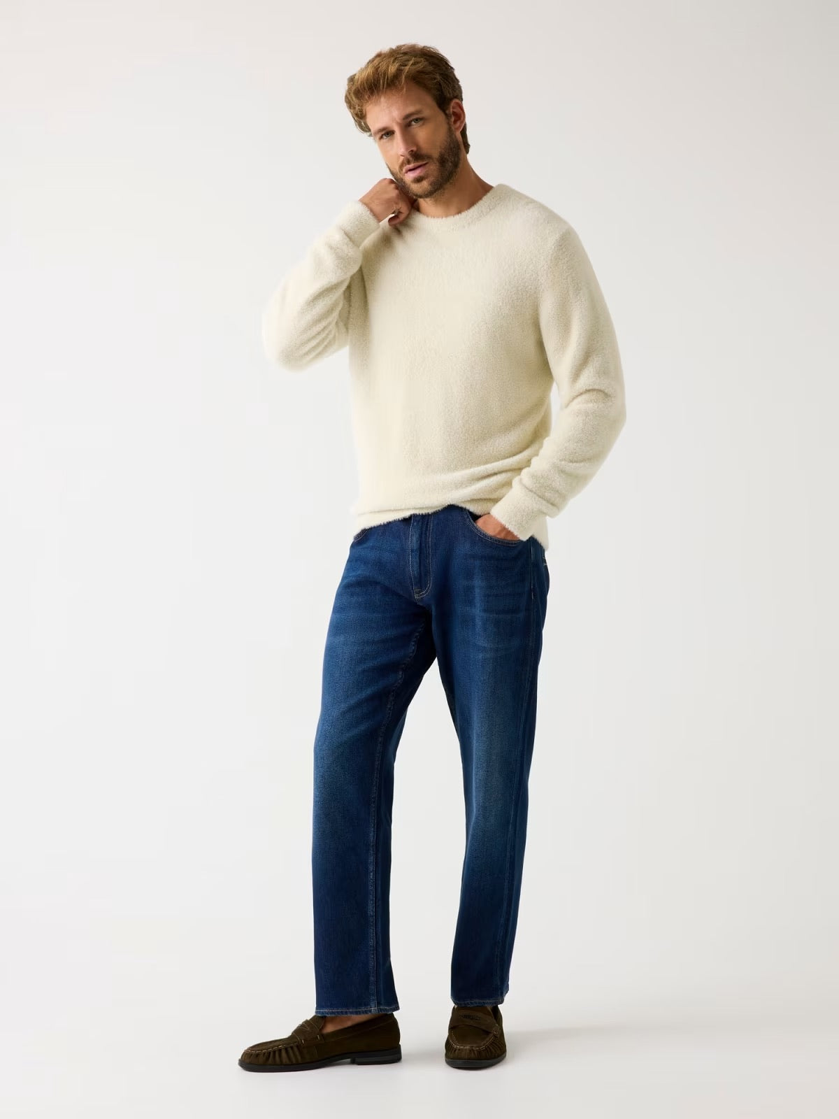 GUESS Maglione girocollo panna fuzzy GUESS