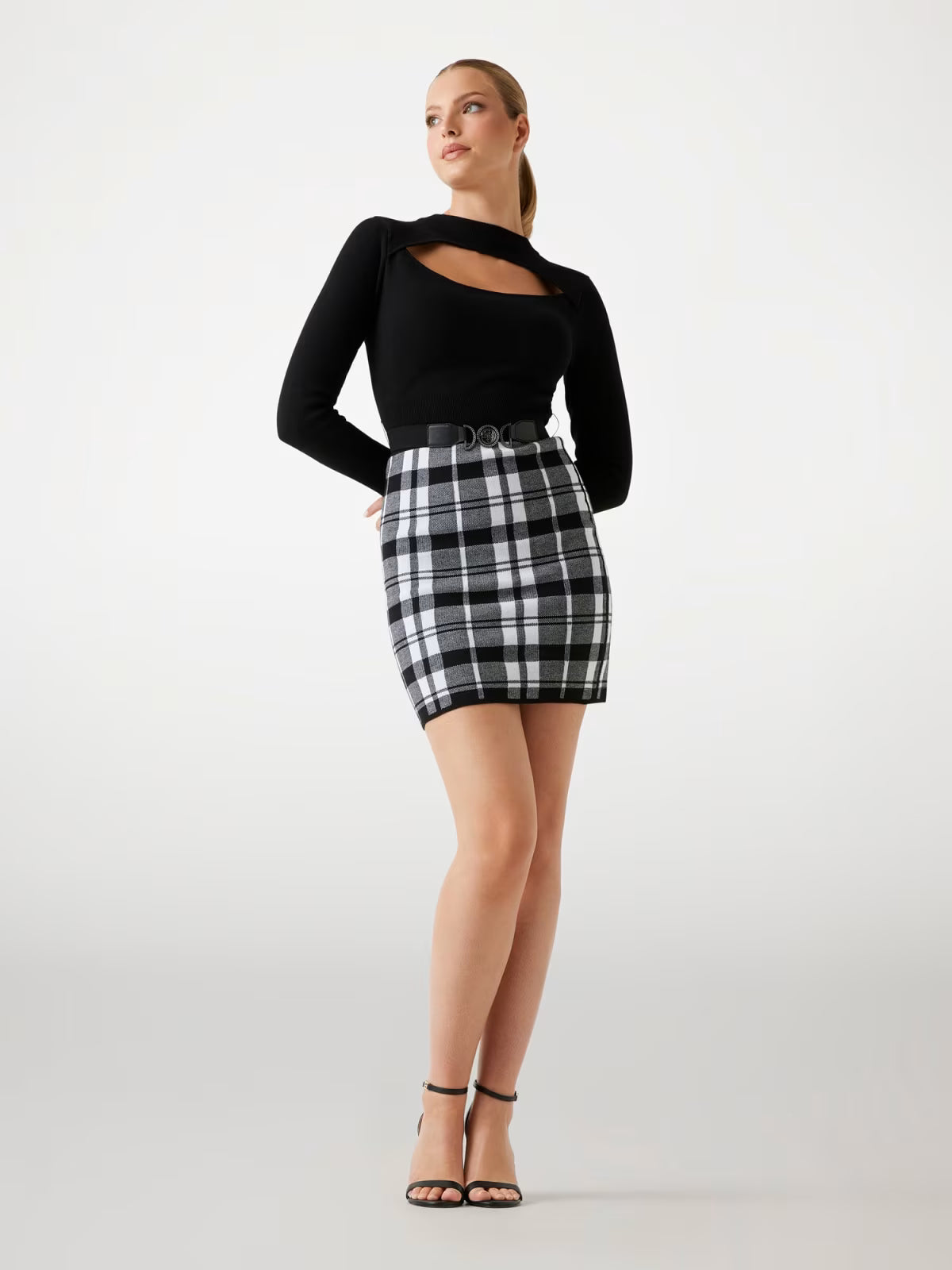 GUESS Abito Corto Nero in Maglina Elasticizzata GUESS