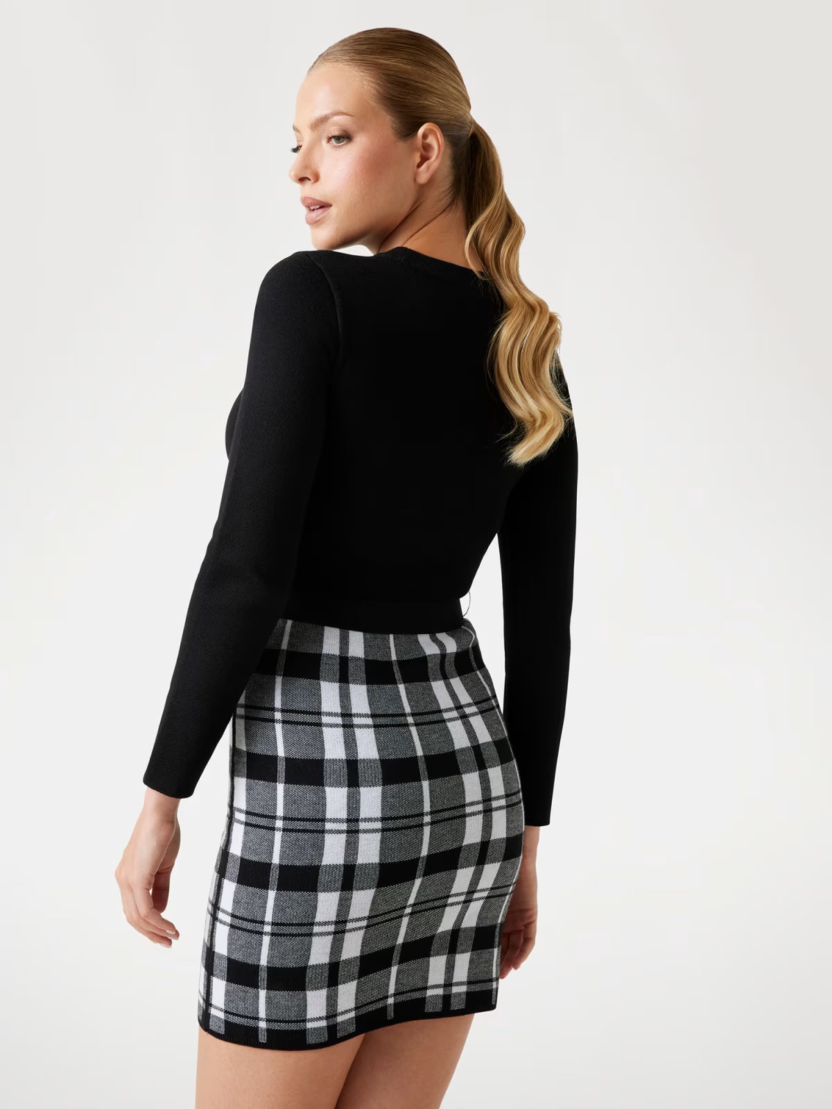 GUESS Abito Corto Nero in Maglina Elasticizzata GUESS
